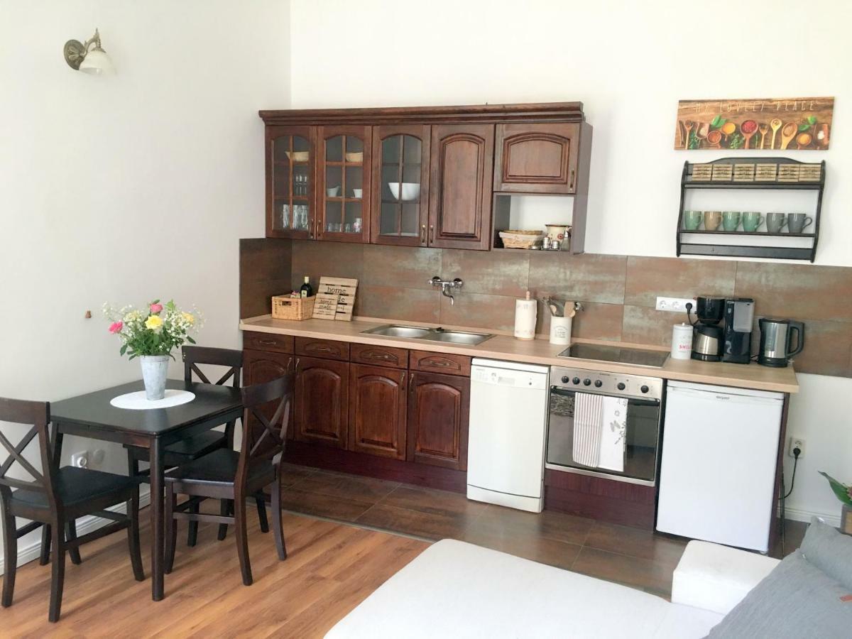 Hedi Apartman Мисколк Екстериор снимка
